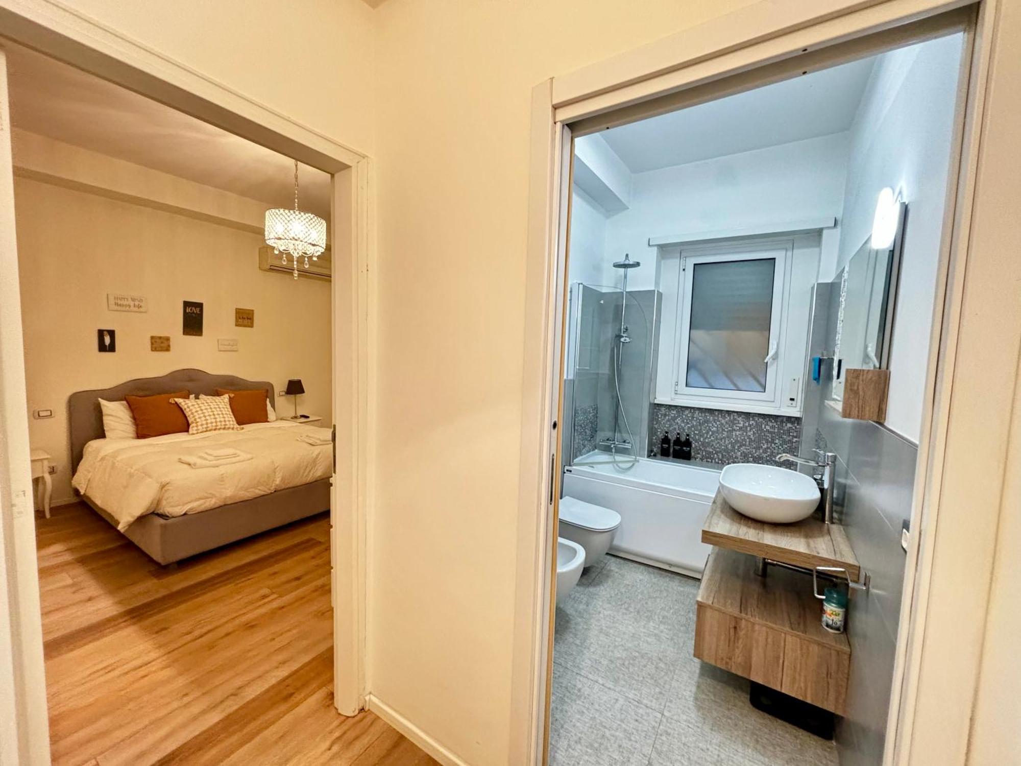 Cozy Flat With Terrace Rom